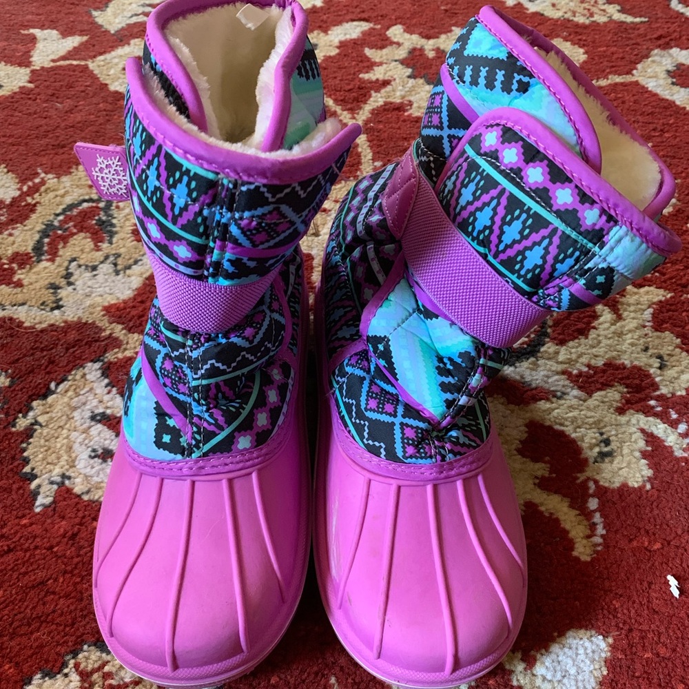 Snow boots
